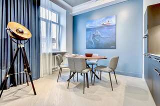 Апартаменты Vilnius Apartments & Suites – Old Town Вильнюс Роскошные апартаменты с видом на Ратушную площадь - Didzioji, 20-17