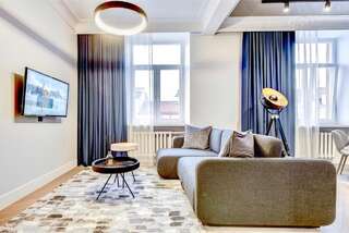 Апартаменты Vilnius Apartments & Suites – Old Town Вильнюс Роскошные апартаменты с видом на Ратушную площадь - Didzioji, 20-18