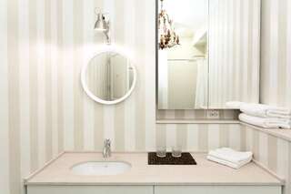Апартаменты Vilnius Apartments & Suites – Old Town Вильнюс Апартаменты Делюкс с 1 спальней - Didžioji g. 10-8